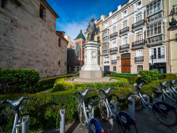 Valencia en bicicleta: las mejores rutas para explorar la ciudad
